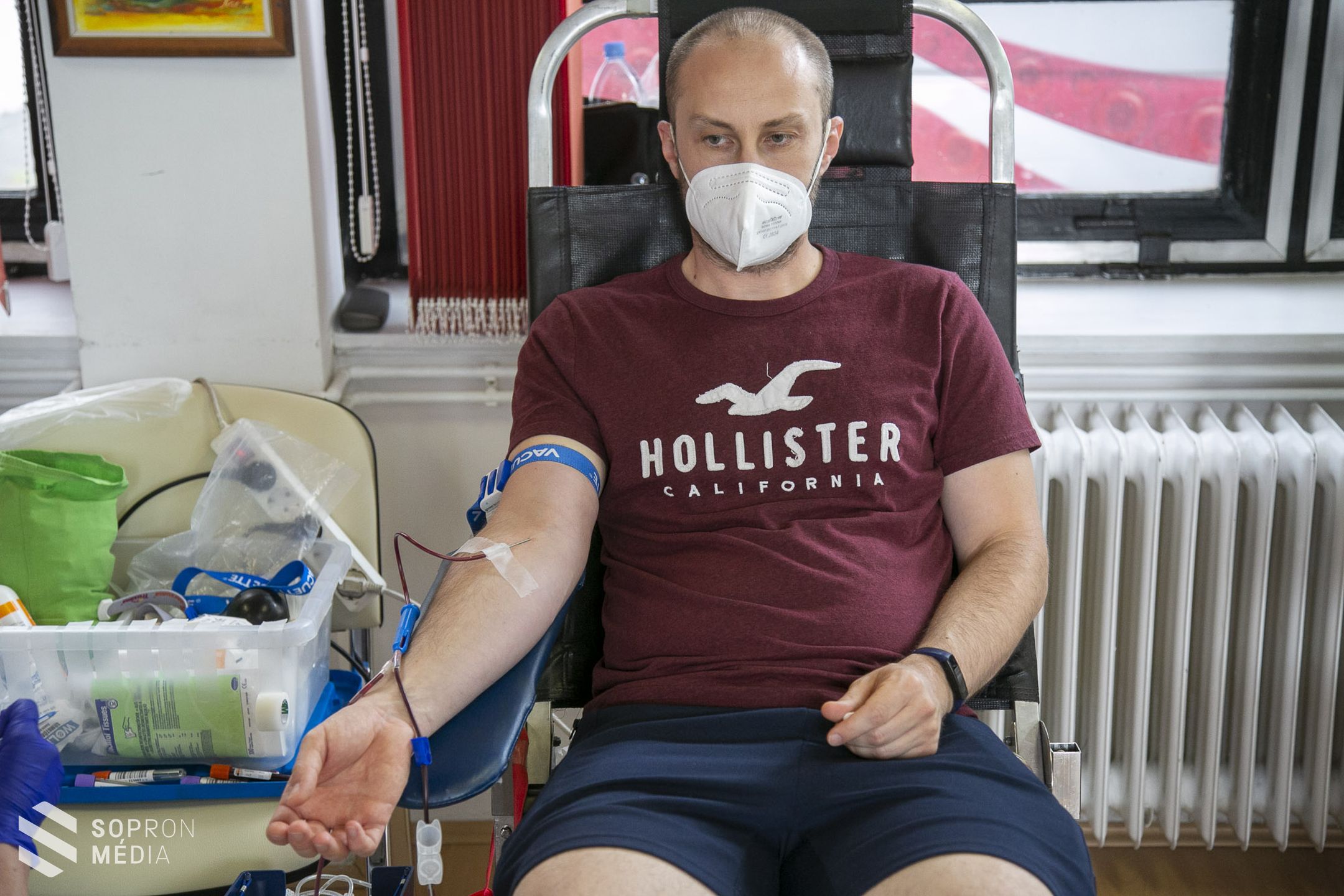 Sokan nyújtották karjukat véradásra a Jereván lakótelepen