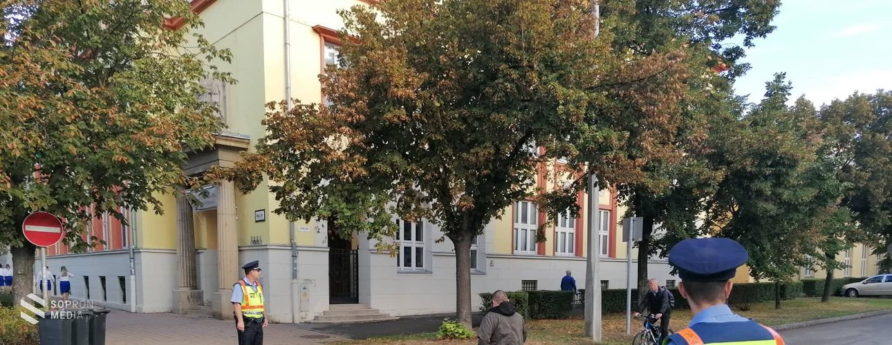 Balesetmentesen kezdődött az iskola Sopronban!
