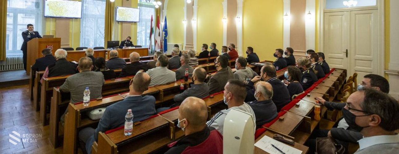 Járási Közbiztonsági Egyeztető Fórumot tartottak a Soproni Rendőrkapitányságon