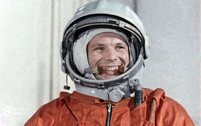 Jurij Gagarin (Klusino, 1934. március 9. – Novoszjolovo közelében Kirzsacsi járás, 1968. március 27.) szovjet-orosz űrhajós, az első ember a világűrben