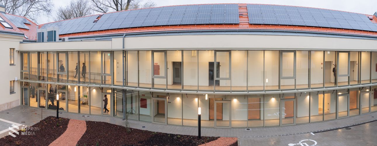 Átadták a Soproni Darazsak Sportakadémia kampuszát
