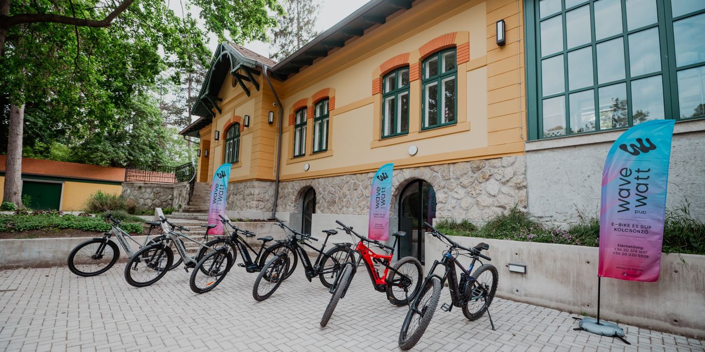 Wave and Watt (Pilis ebike túrák)