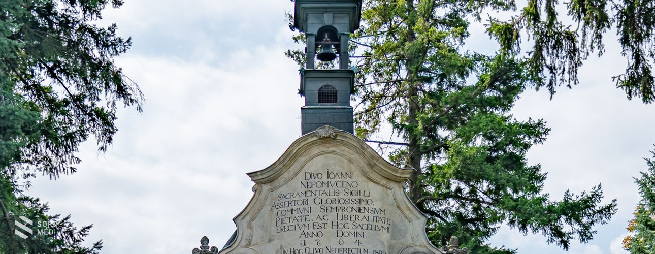 Tudták, hogy a Nepomuki Szent János-kápolna eredetileg a Tűztorony árnyékában állt?