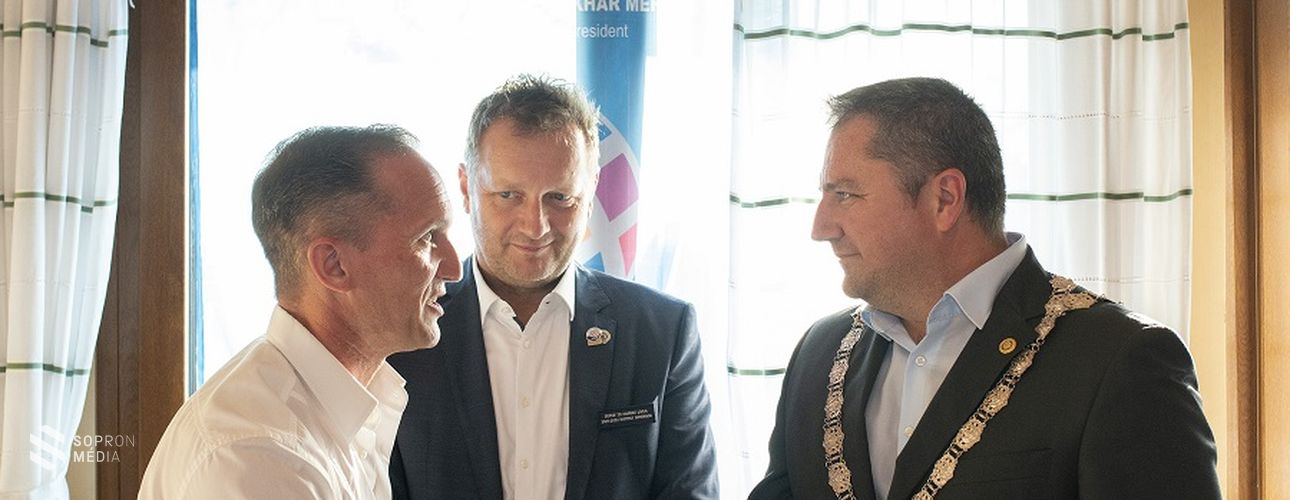 Új elnök a soproni Rotary klub élén