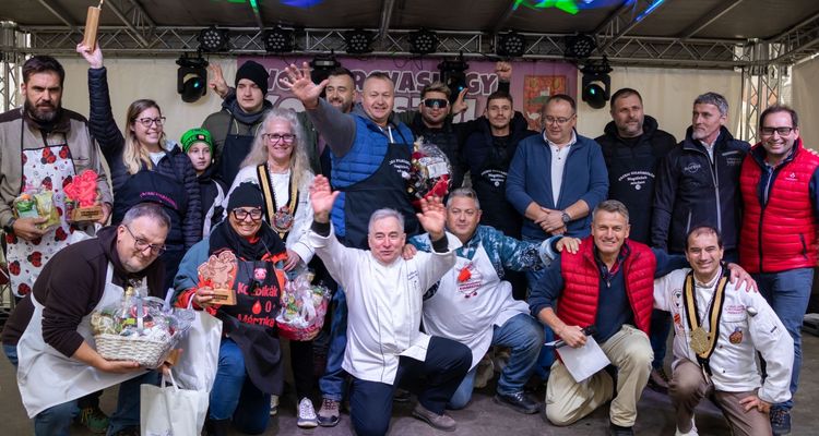 Vonyarcvashegyi Kolbászoló- disznótoros és Kolbásztöltő verseny bejegyzés borítóképe