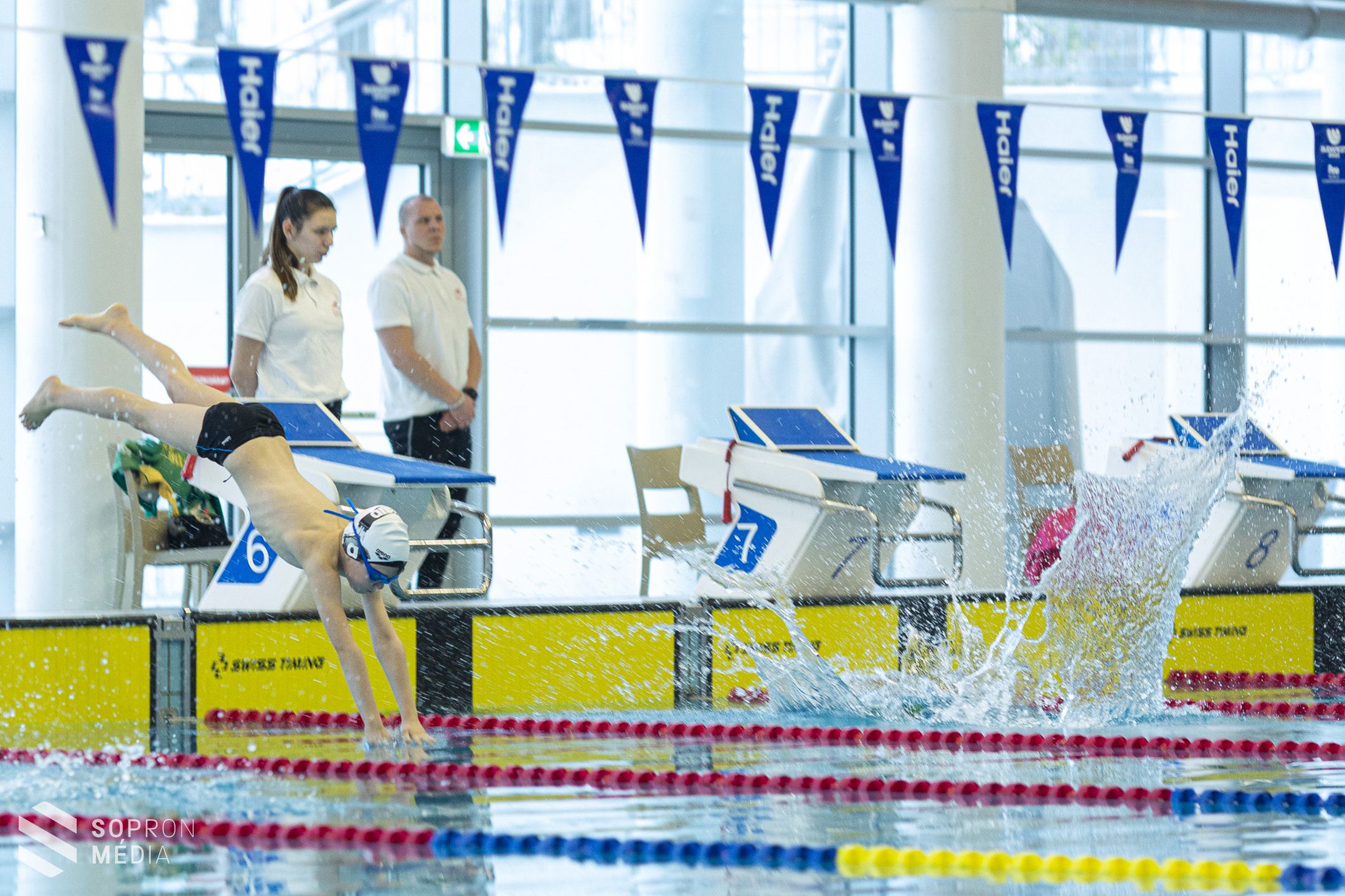 Diákolimpián mérték össze a tudásukat az úszók