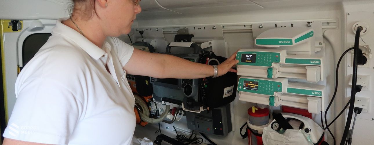 Jobb felszerelés és hős civilek segítik a mentősök munkáját