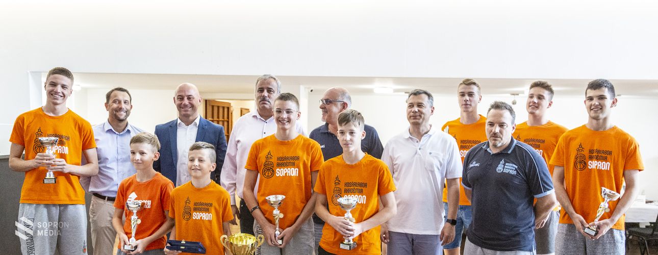 Legjobbjait jutalmazta évadnyitóján a Soproni Sportiskola Kosárlabda Akadémia