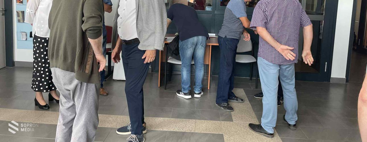 Ismét találkoztak a nyugdíjas tűzoltók a soproni rendészeti központban