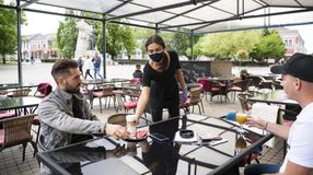 Meghosszabbodnak a védelmi intézkedések, de a teraszok már készülhetnek a nyitásra