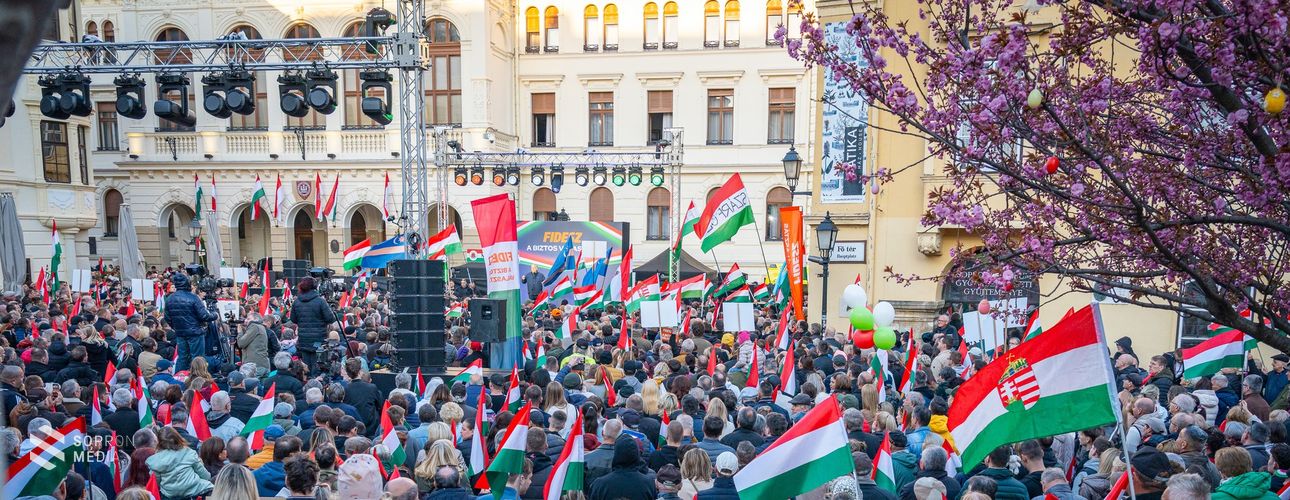 Orbán Viktor Sopronban: a saját nemzeti érdekeinket fogjuk követni, ki fogunk maradni a háborúból!