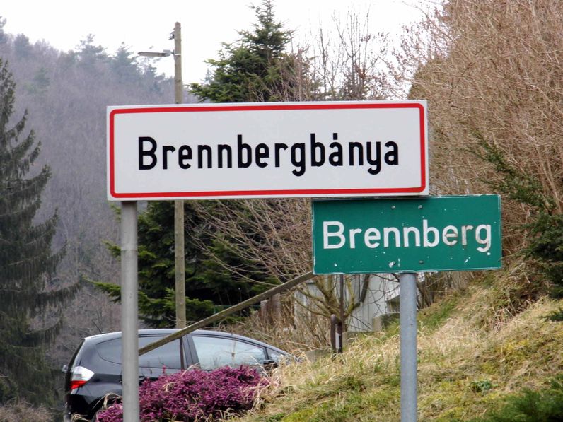 Aszfaltozás miatt teljes útzár lesz Brennbergbányán a Soproni úton