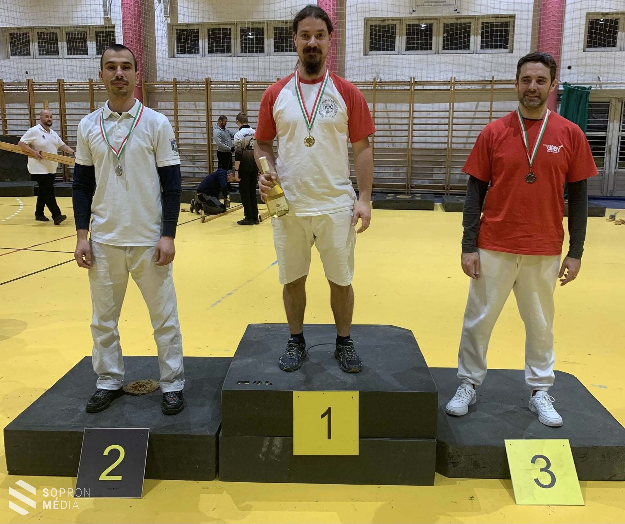 Kiemelkedő soproni íjász siker az év utolsó kvalifikációs teremversenyén