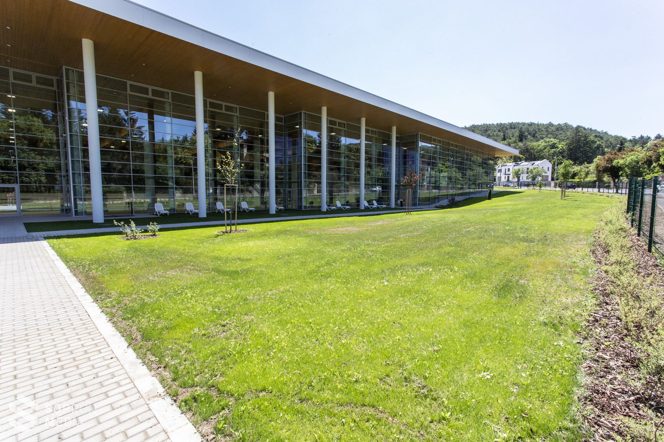 Átadták a Lőver Uszodát