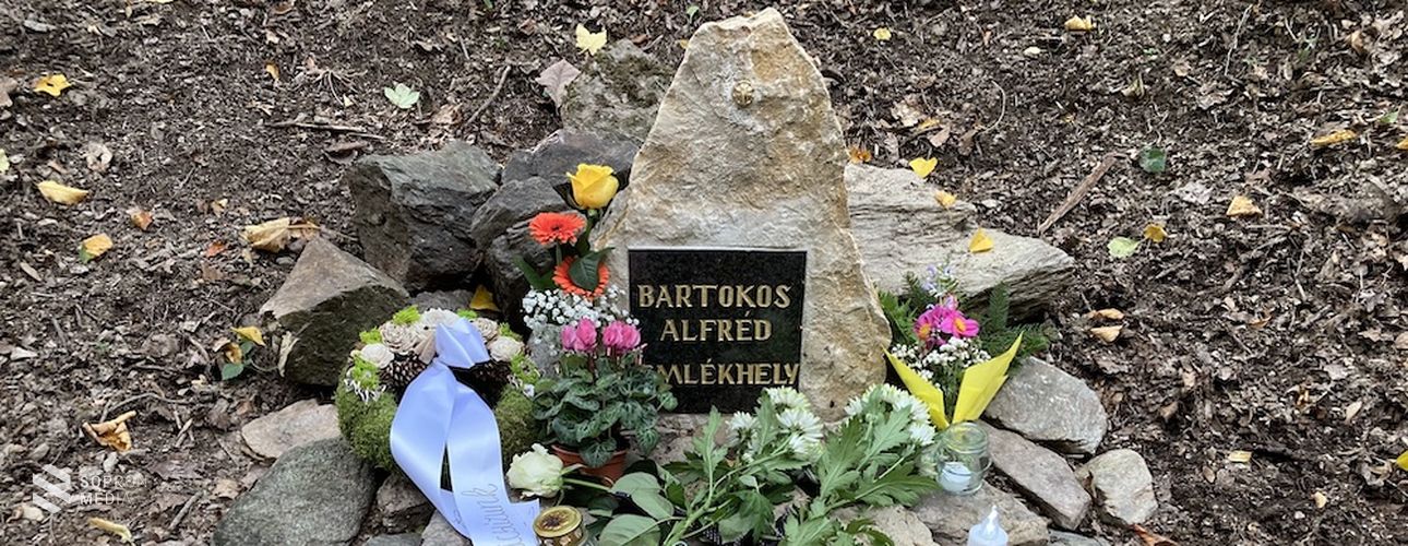 Emlékkövet állítottak Bartokos Alfréd néhai természetjárónak a Tolvaj-árokban