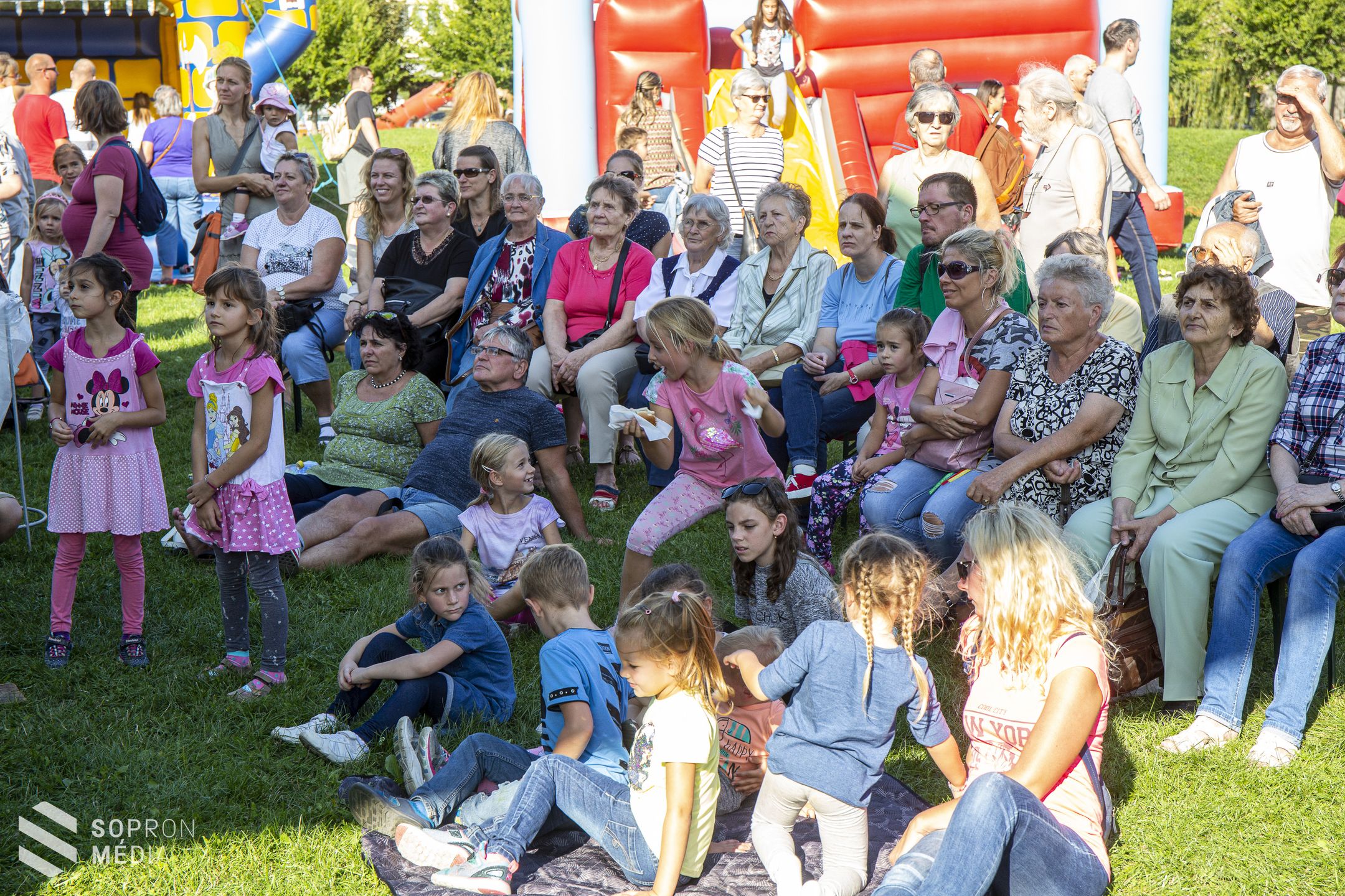 Együtt a Jereván! Néptáncgálának adott otthont a városrész 