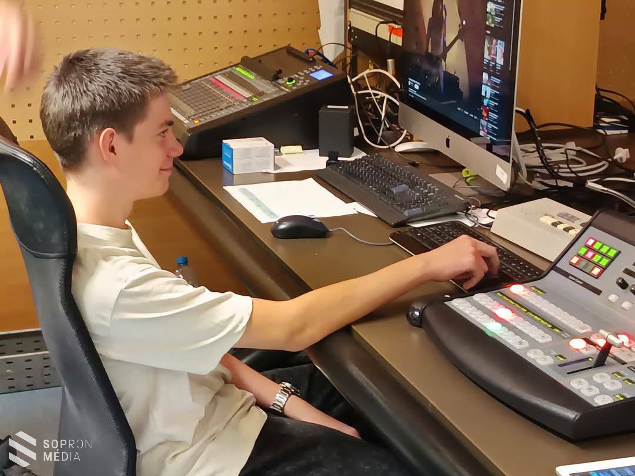 A Sopron TV működésébe nyertek betekintést széchenyis diákok