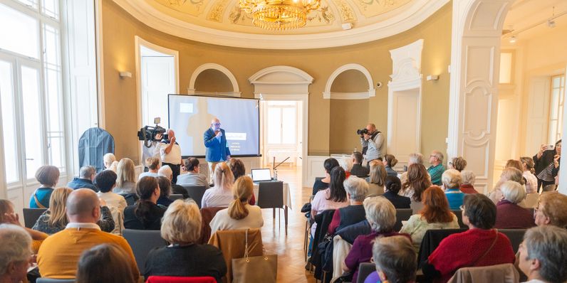 Újraindult a soproni Alzheimer Café