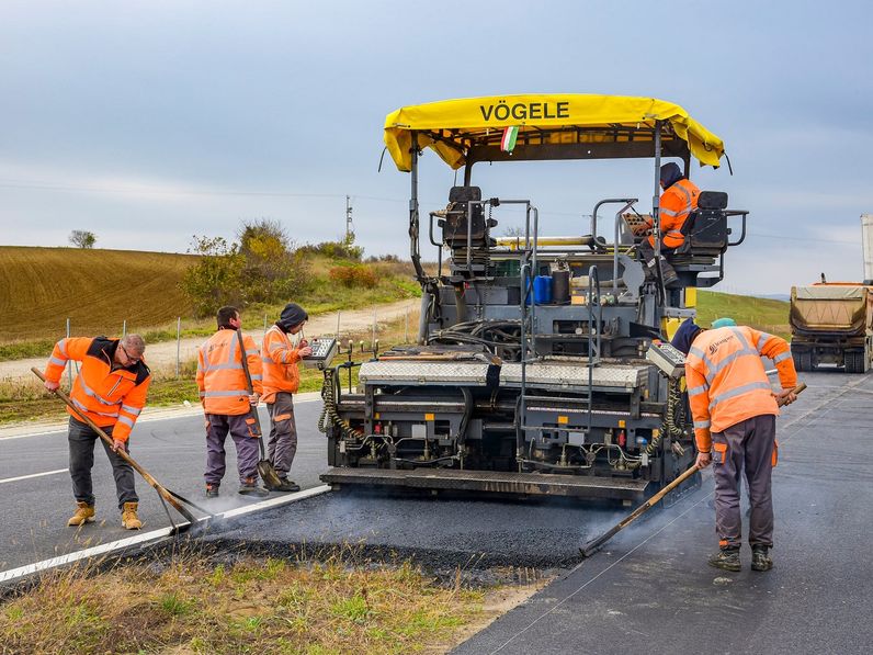 Megfelelő minőségben készül az M85-ös autóút!