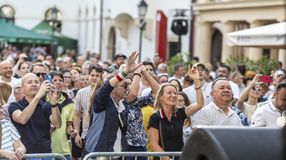 Nemcsak a Lőverekben, de a Fő téren is táncra perdültek