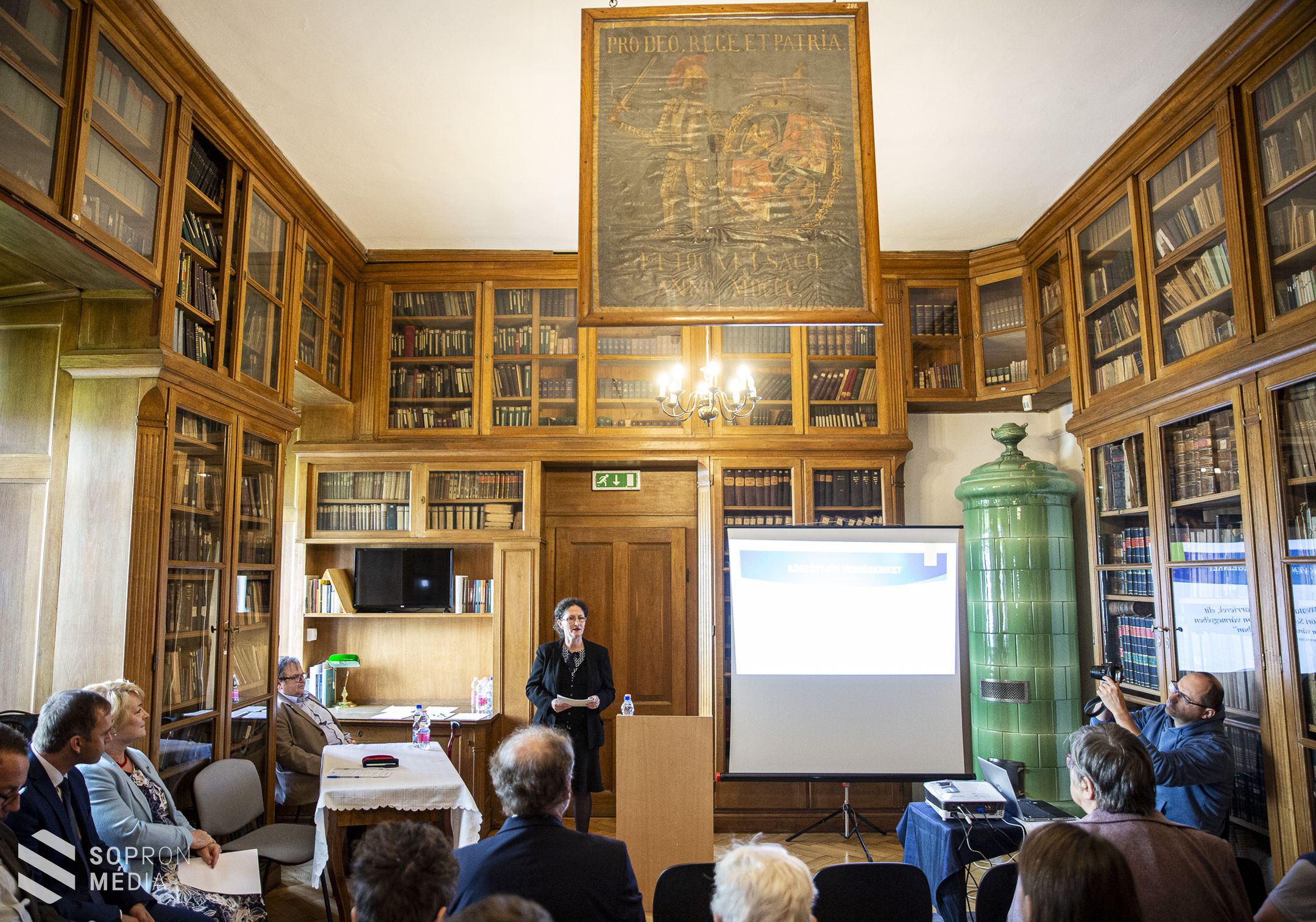 Történelmi konferencia a Soproni Levéltárban