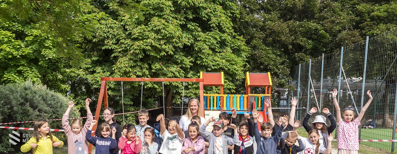 Új játszótérrel gazdagodott a Lackner Kristóf Általános Iskola