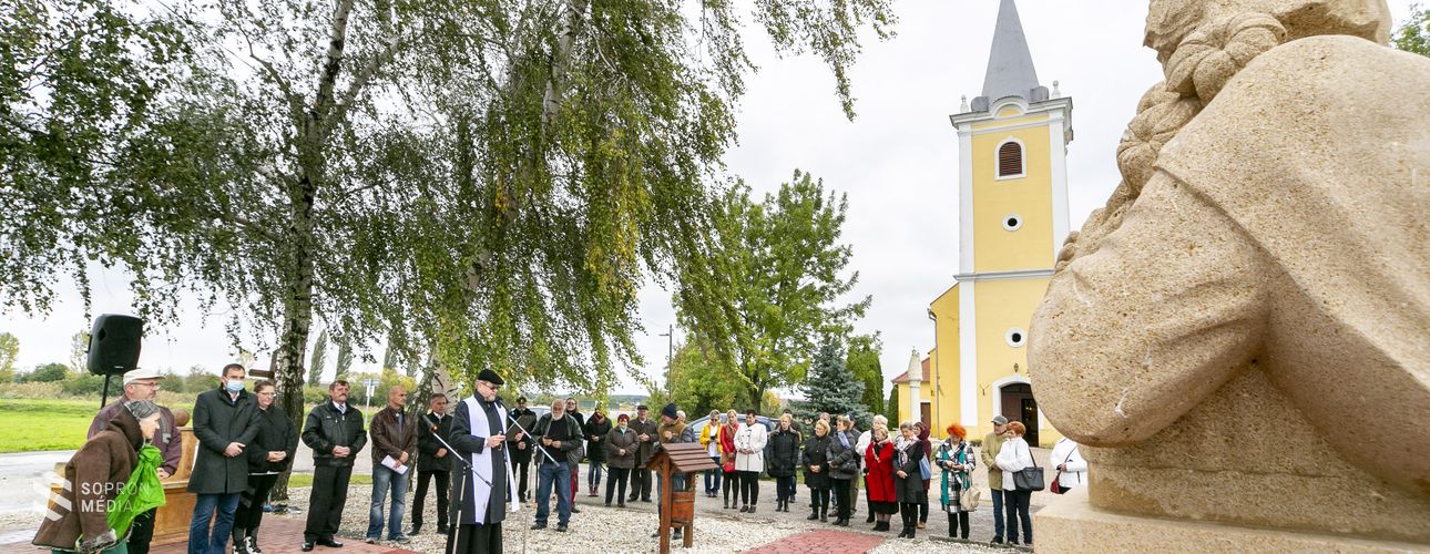 Megújult a községháza és Szent Imre-szobrot is avattak Ebergőcön