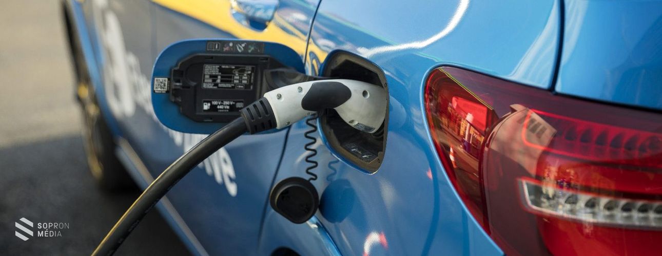 Jelentős támogatás elektromos autó és robogó vásárlására