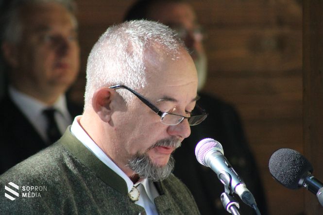 Ifjabb Kőhalmy Tamás festőművész 