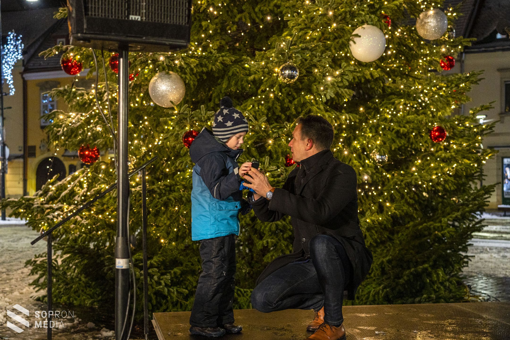 Megnyílt az adventi vásár Sopronban