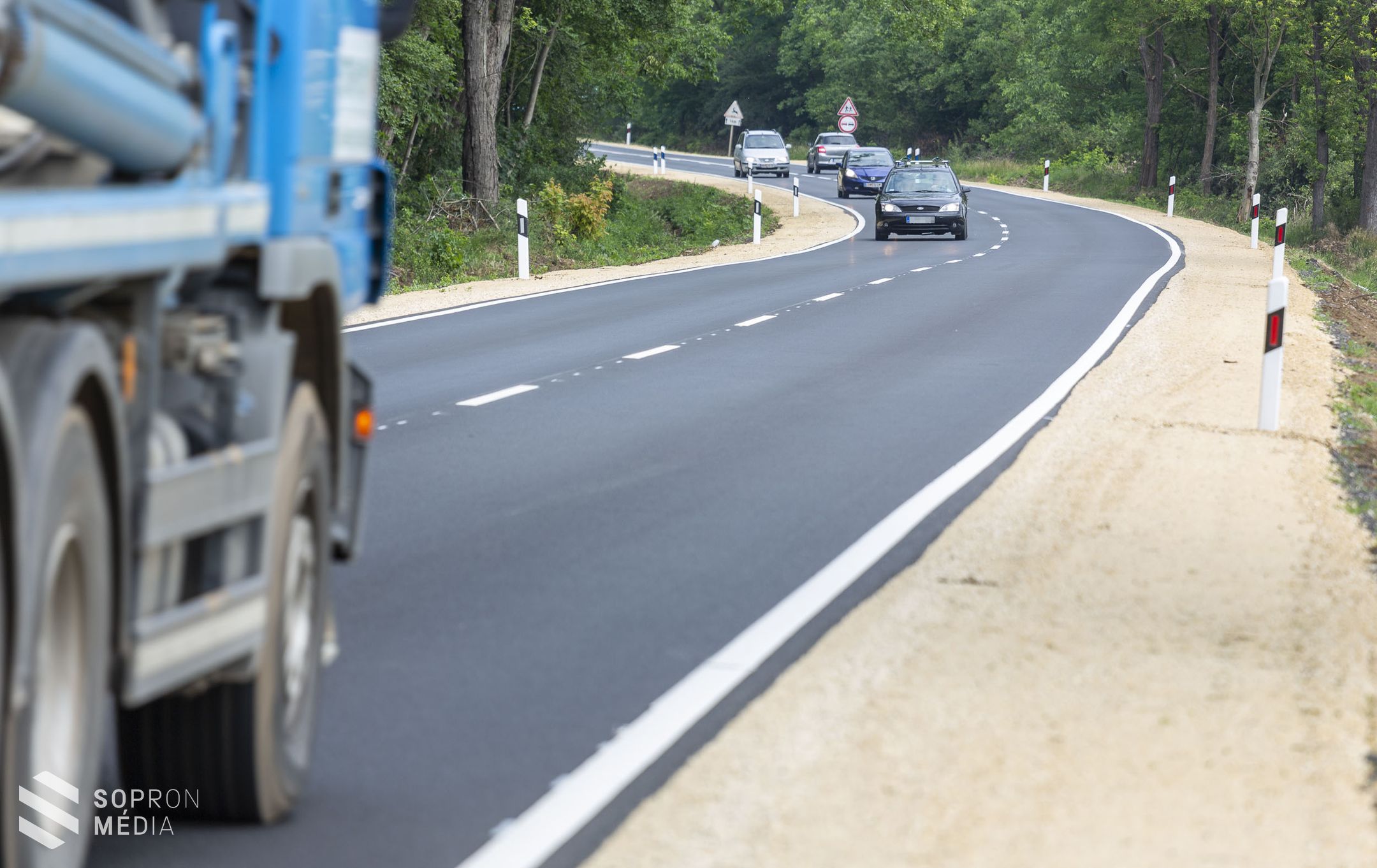 Megújult a 84-es főút Újkér és Nemeskér közötti szakasza