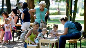 Anyatejes Világnap az Erzsébet-kertben