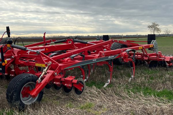 Kverneland CTC kultivátor