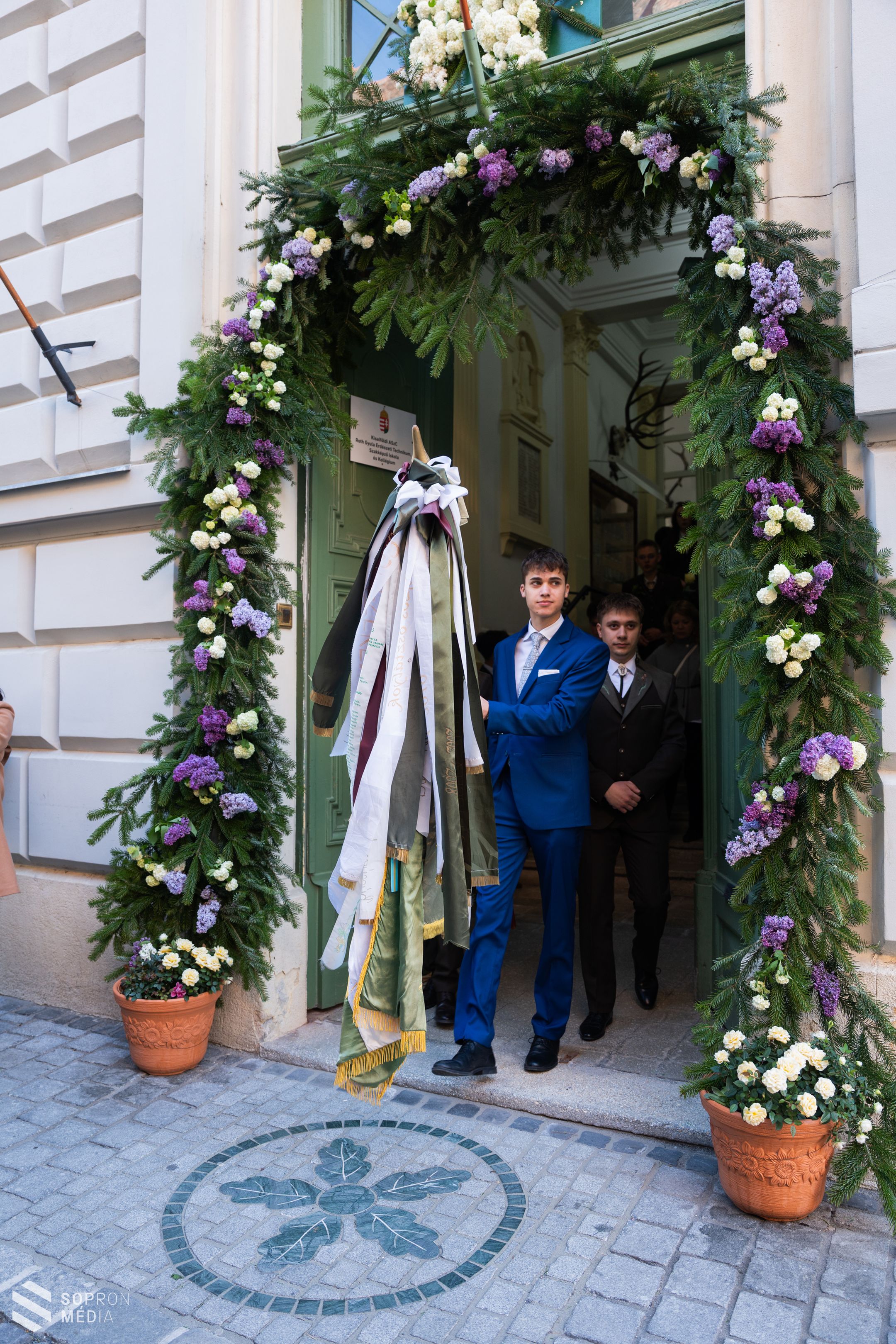 Elkezdődtek a ballagási ünnepségek Sopronban – galéria