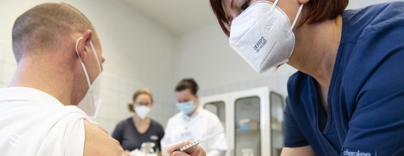 A védőoltással kapcsolatos kérdésekre válaszol a soproni háziorvos 