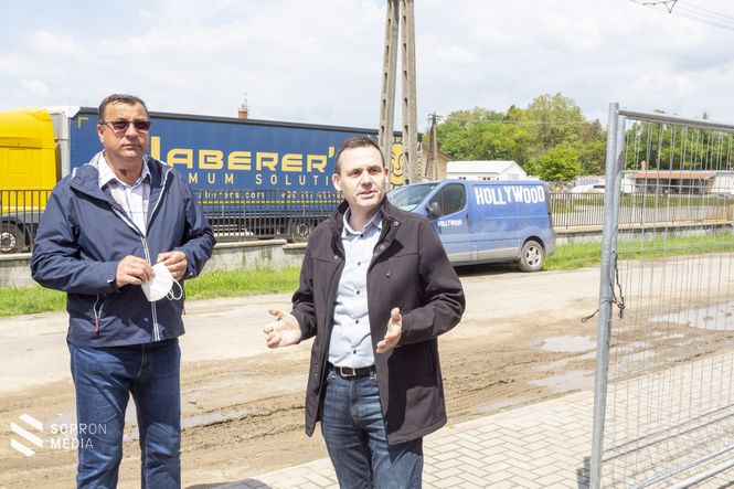 Németh Zoltán (j), a Győr-Moson-Sopron Megyei Közgyűlés elnöke