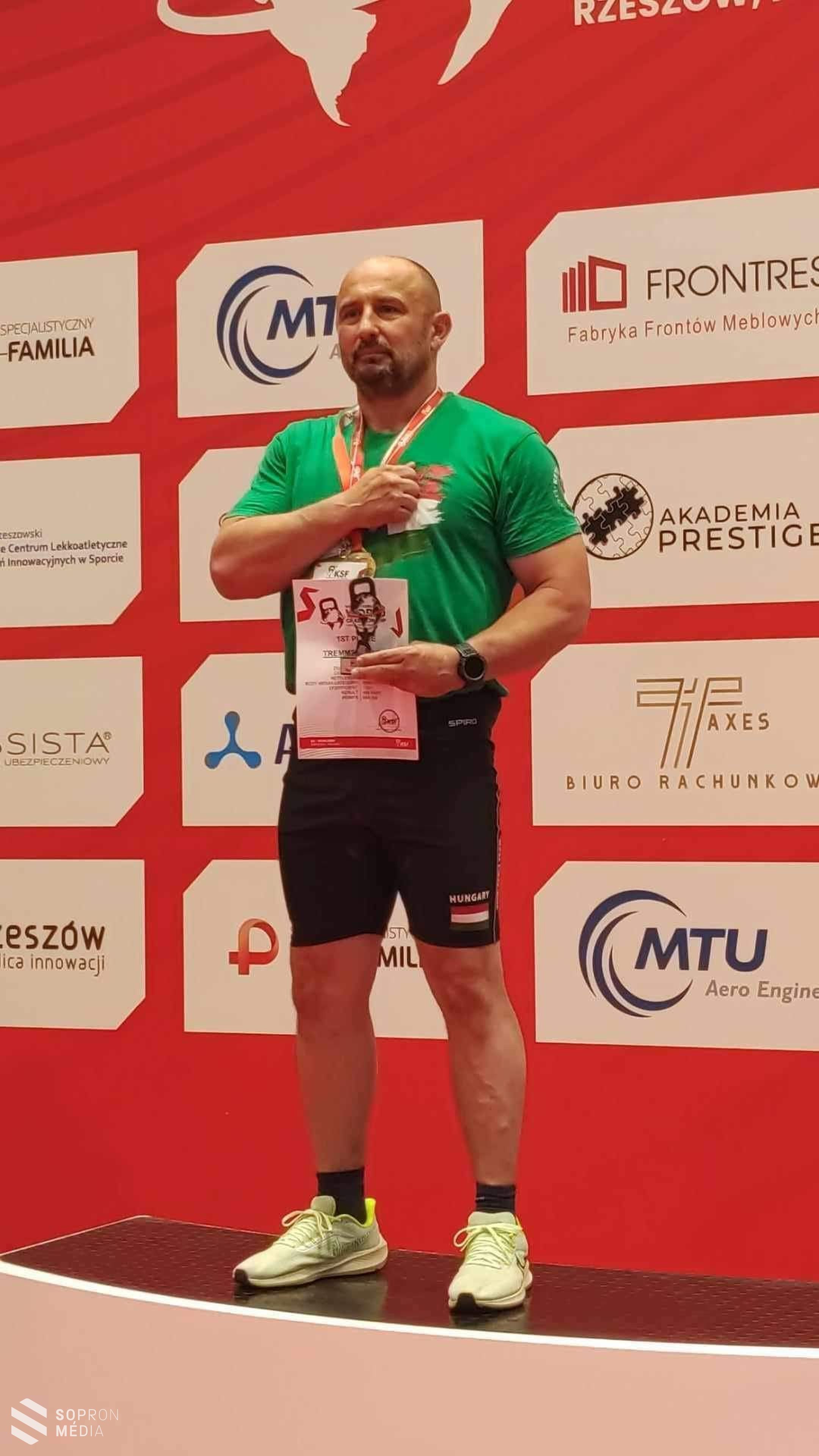 Fülesgolyó-világbajnok lett Tremmel Nándor főtörzszászlós