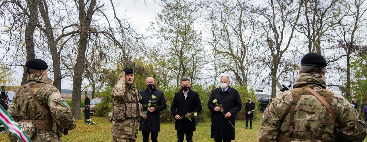 Az '56-os mártírokról emlékeztek meg a rabtemetőben