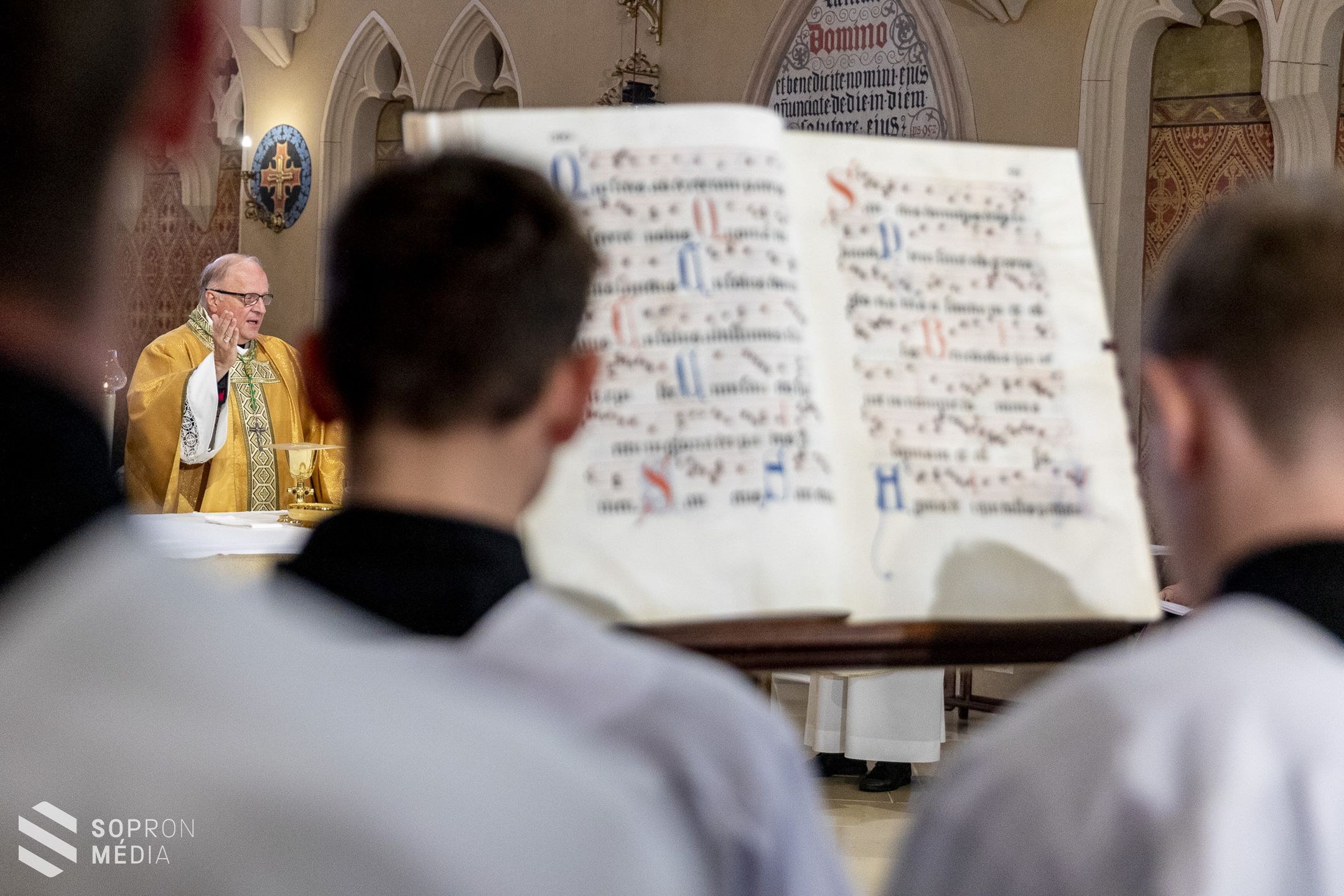A Szent Mihály-templomban tartott szentmisét Michael Wallace Banach, Magyarország apostoli nunciusa