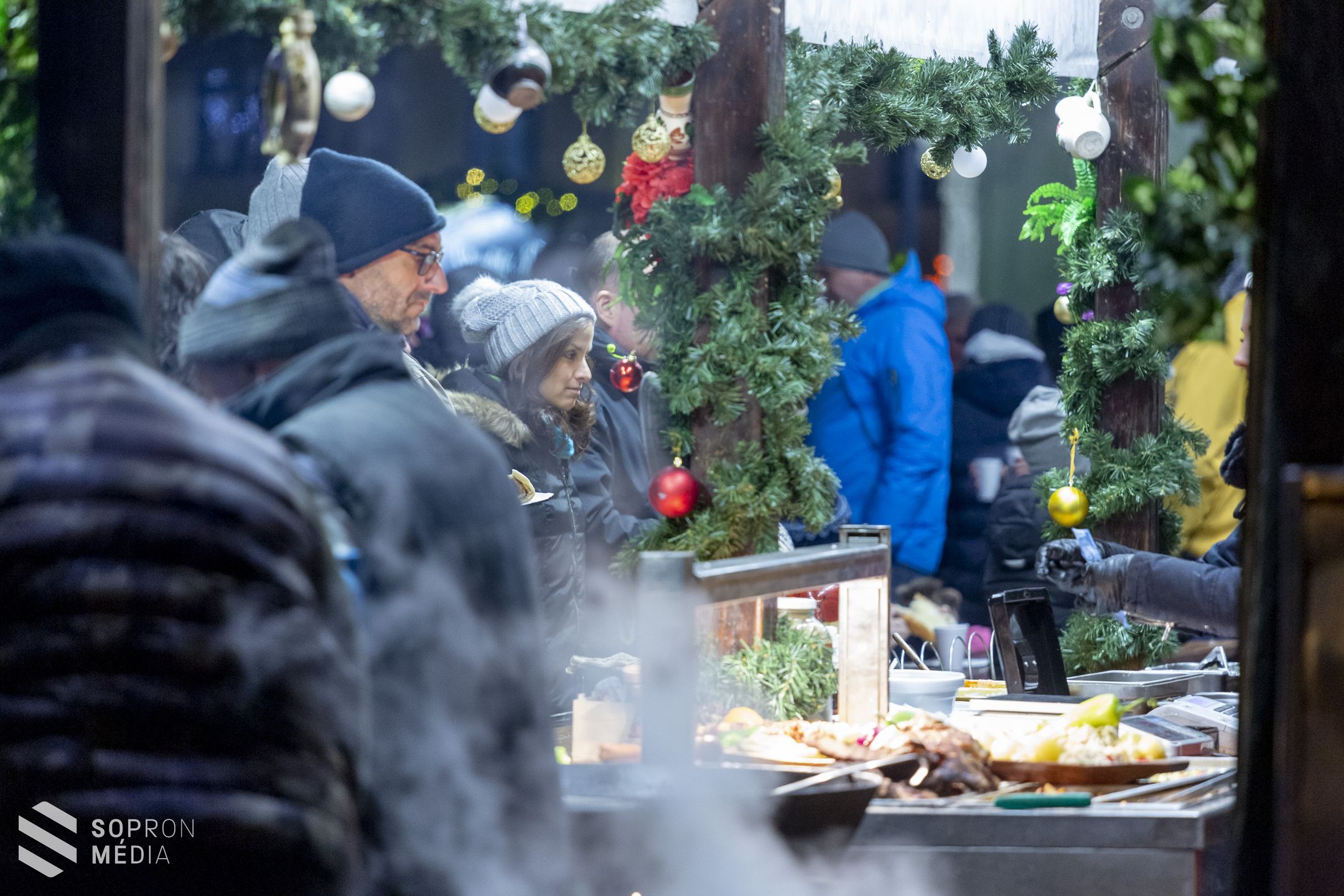 Megnyílt az Adventi vásár Sopronban