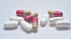 Étrend-kiegészítőket vizsgált a Nébih