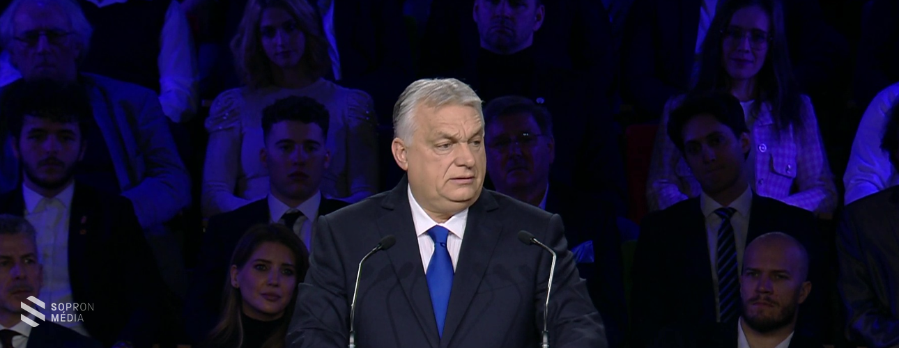 Orbán Viktor az évértékelőn: Ha hagyjuk, hogy a Tisza–Brüsszel–nagytőke koalíció kormányra kerüljön, ki fogják zsebelni a családokat