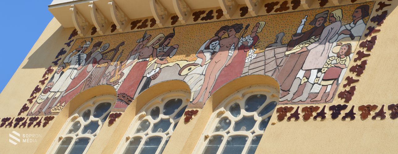 30 év után újra színpadon A bábjátékos