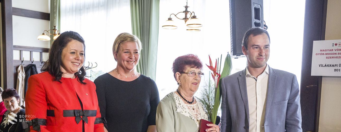 Gyémánt fokozatot kapott a soproni vöröskeresztes önkéntes!