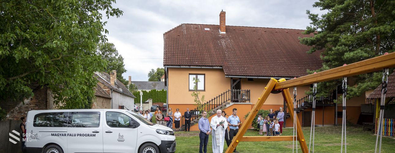 Fejlesztették az óvodát és kisbuszt szereztek be Répcevisen a Magyar falu program keretében