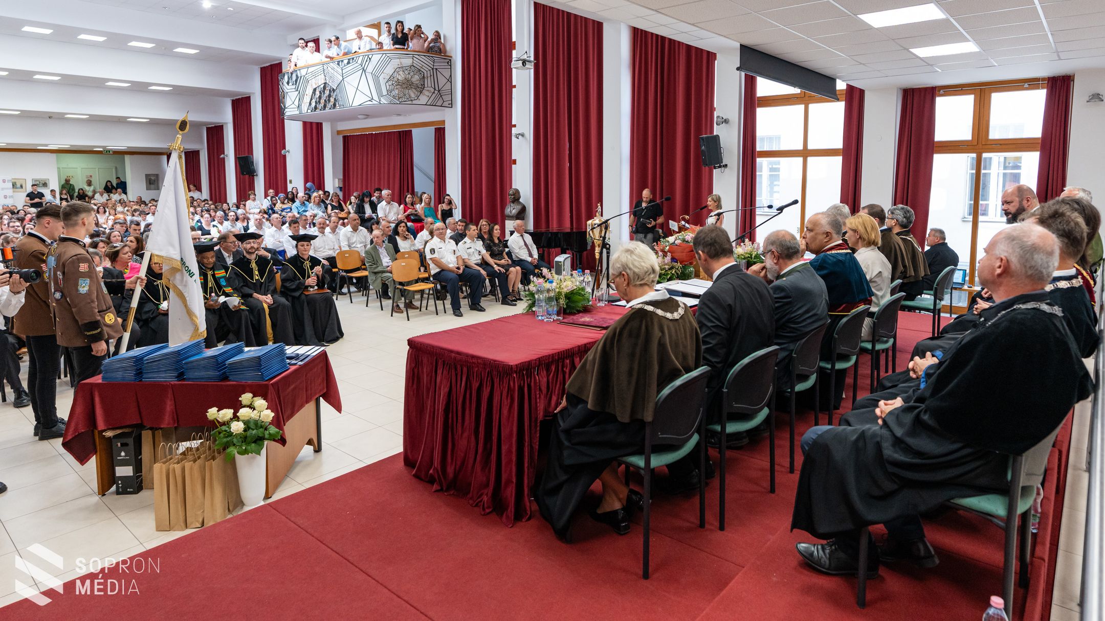 Büszkén zárták a tanévet a Soproni Egyetemen