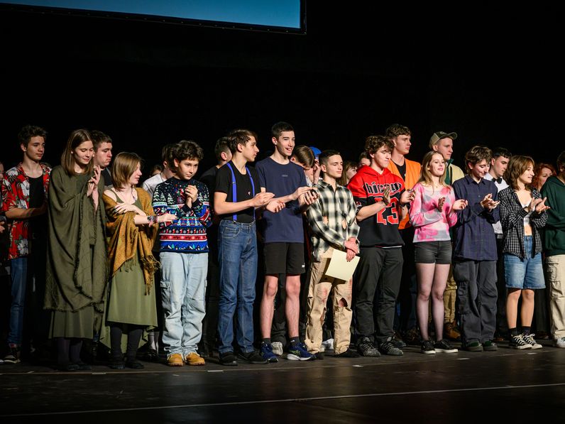 Így játszik a diákság! – Ádámok és Évák Ünnepe