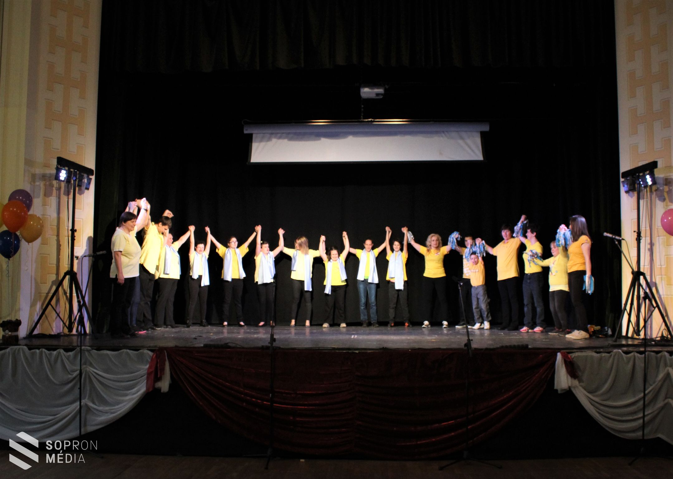 Közel 200 diák szerepelt a kulturális bemutatón 