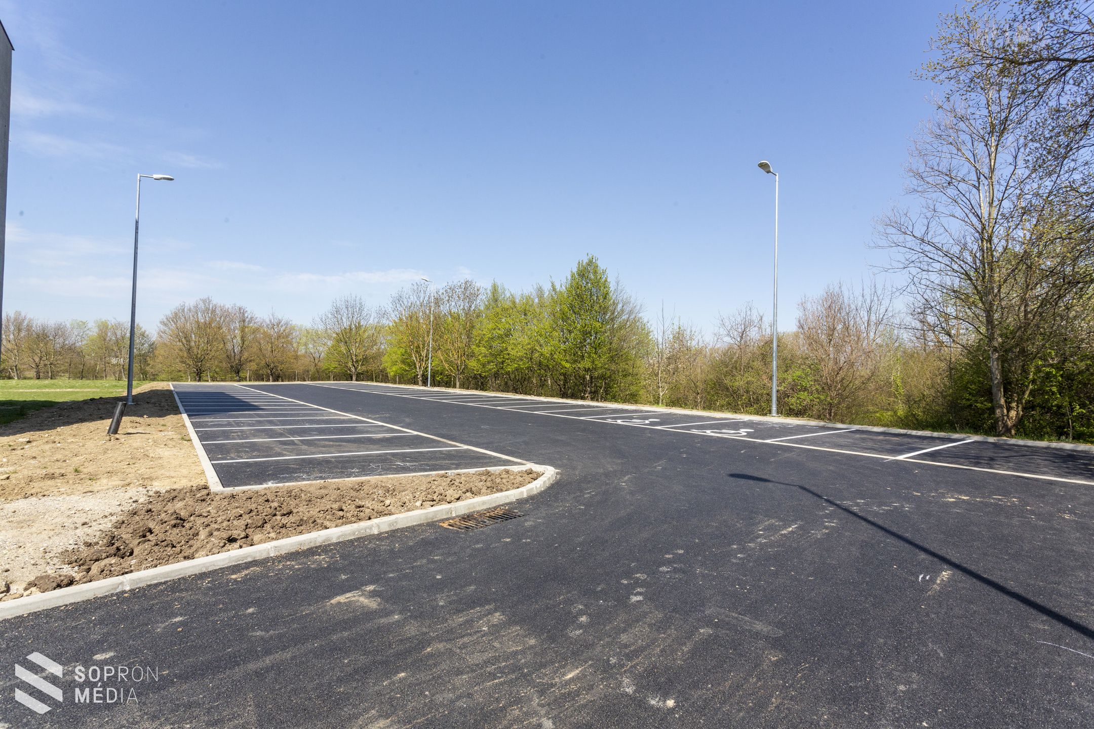 Közel 40 új parkolóhellyel bővült a Makó utca