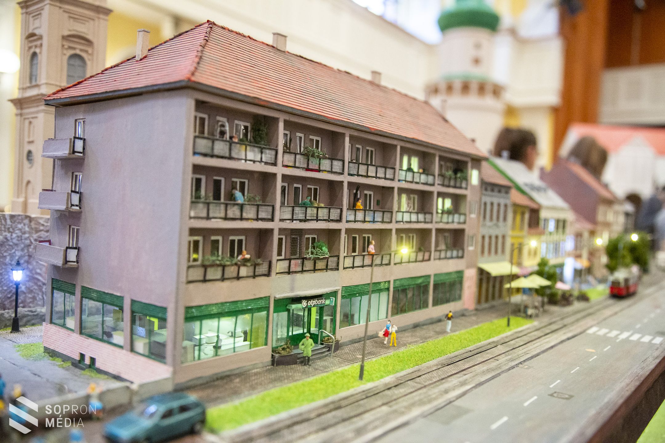 Elindultak a mozdonyok a XIII. Soproni Vasútmodell Kiállításon